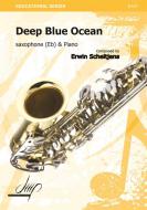 Deep blue Ocean 